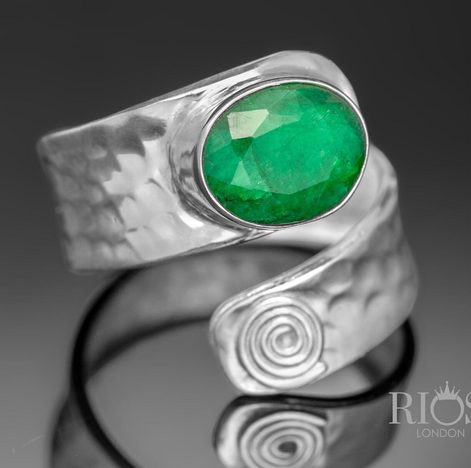 EMERALDS and silver 925, ADJUSTABLE RING faceted stones. Stone of the month of May. Emerald and sterling silver ring, May stone, sun shops mount.